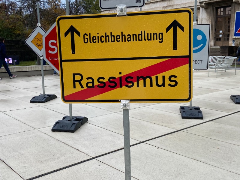 Demokratie Rassismus